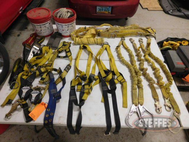 Safety harness - equipment,_2.jpg